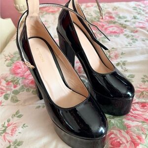 PrettyLittleThing Glossy Black Platform Heels